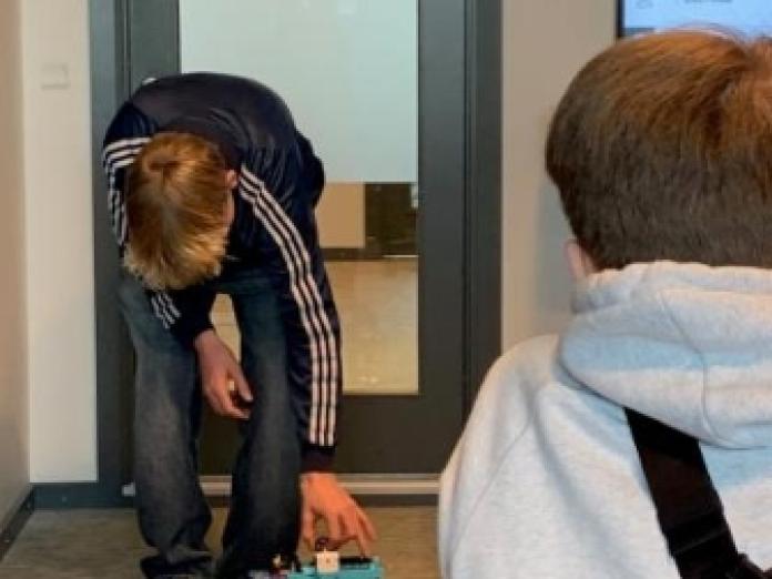 2 drenge i skole